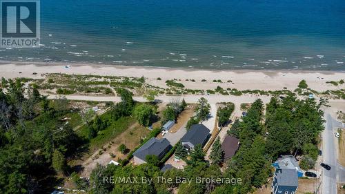 342 COASTLINE DRIVE  Wasaga Beach, ON L9Z 2M4