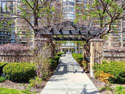 336 - 650 LAWRENCE AVENUE W Toronto, ON M6A 3E8