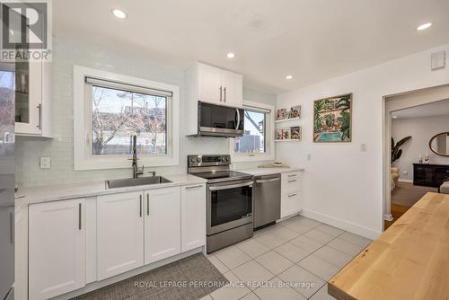 1960 Othello Avenue, Ottawa, ON - Indoor Photo Showing Kitchen
