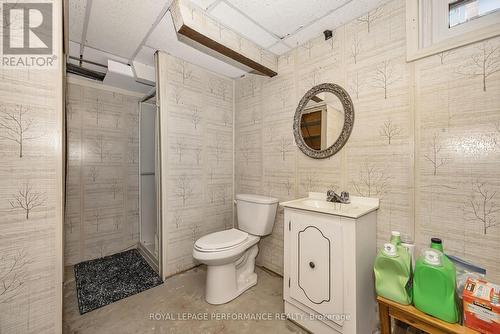1960 Othello Avenue, Ottawa, ON - Indoor Photo Showing Bathroom