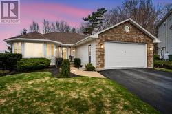 9 Rosewood Court  Dartmouth, NS B2W 6K3