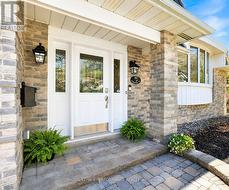 21 OAKHURST CRESCENT Ottawa, ON K1B 4A5