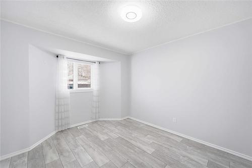 511 Yale Avenue E, Winnipeg, MB - Indoor Photo Showing Other Room