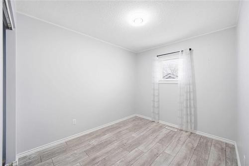 511 Yale Avenue E, Winnipeg, MB - Indoor Photo Showing Other Room