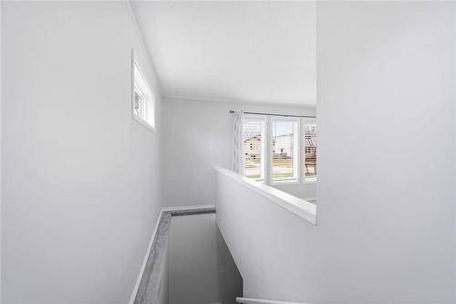 511 Yale Avenue E, Winnipeg, MB - Indoor Photo Showing Other Room