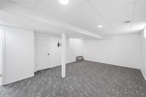 511 Yale Avenue E, Winnipeg, MB - Indoor Photo Showing Other Room
