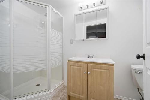 511 Yale Avenue E, Winnipeg, MB - Indoor Photo Showing Bathroom