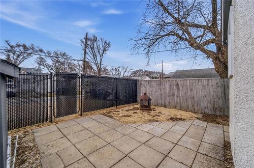 511 Yale Avenue E, Winnipeg, MB - Outdoor
