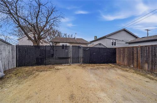 511 Yale Avenue E, Winnipeg, MB - Outdoor