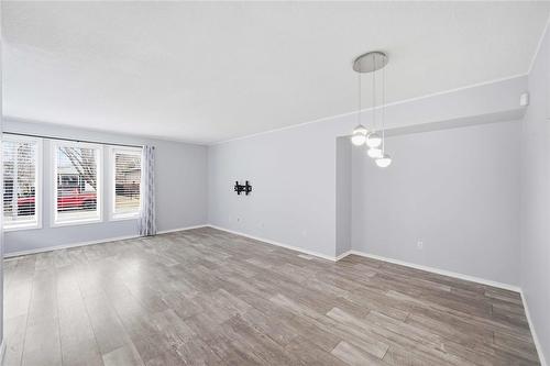 511 Yale Avenue E, Winnipeg, MB - Indoor Photo Showing Other Room