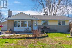 27 ILKLEY CRESCENT Ottawa, ON K2G 0W6