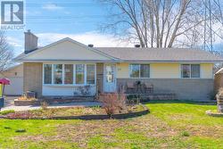 27 ILKLEY CRESCENT Ottawa, ON K2G 0W6