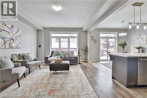 15 Cutts Crescent, Hamilton, ON - Indoor