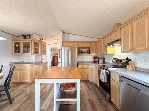 135 Glendale Bay, Brandon, MB 