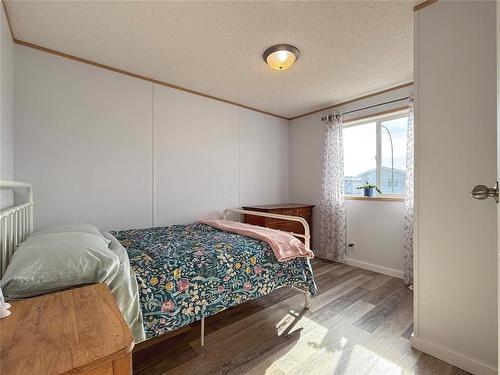 135 Glendale Bay, Brandon, MB 