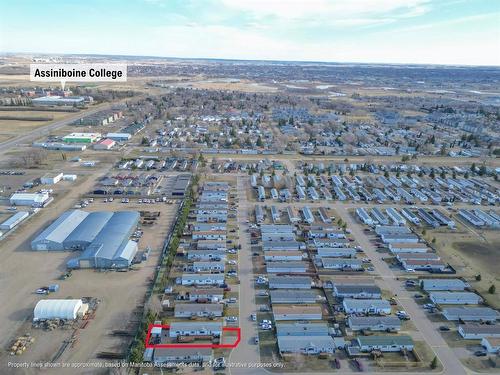 135 Glendale Bay, Brandon, MB 
