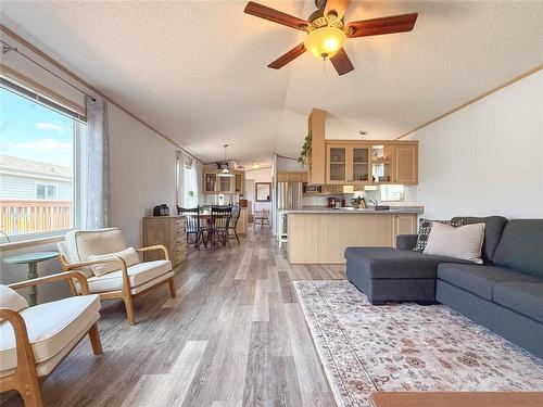 135 Glendale Bay, Brandon, MB 