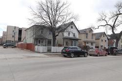 549 Maryland Street  Winnipeg, MB R3G 1M4