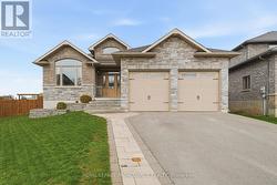 27 BLOSSOM COURT Quinte West (Murray Ward), ON K8V 0E8