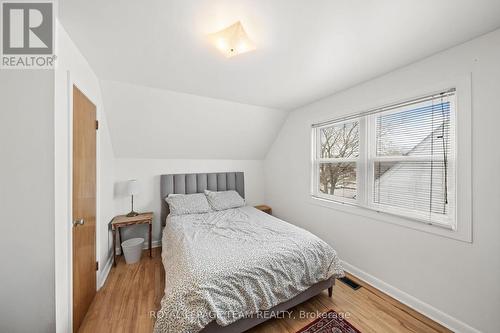 2nd floor bedroom - 873 Smyth Road, Ottawa, ON - Indoor Photo Showing Bedroom