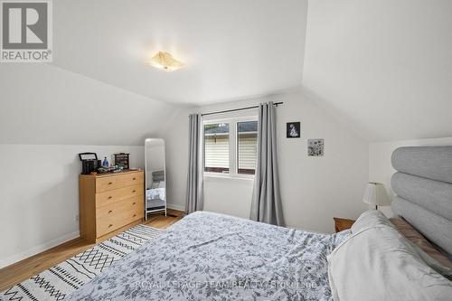 873 Smyth Road, Ottawa, ON - Indoor Photo Showing Bedroom