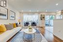 2066 Broadleaf Crescent, Burlington, ON  - Indoor Photo Showing Living Room 