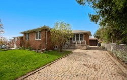 1322 Kelly Road  Mississauga, ON L5J 3T9