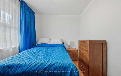 1322 Kelly Road, Mississauga, ON - Indoor Photo Showing Bedroom