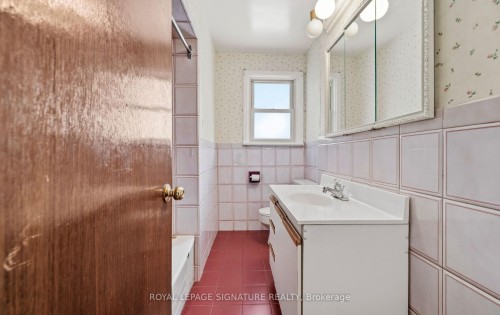 1322 Kelly Road, Mississauga, ON - Indoor Photo Showing Bathroom