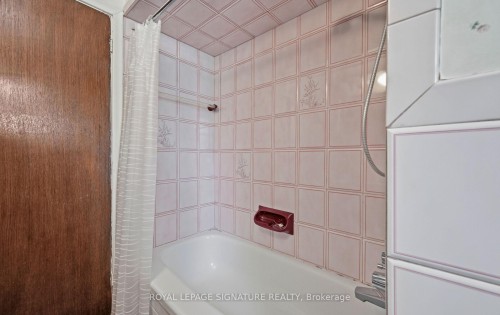 1322 Kelly Road, Mississauga, ON - Indoor Photo Showing Bathroom