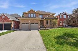 390 Binns Avenue Newmarket, ON L3X 1T7