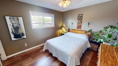 409 22Nd Avenue, Cranbrook, BC - Indoor Photo Showing Bedroom