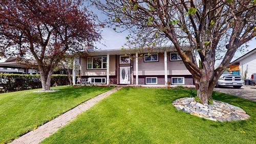 409 22Nd Avenue, Cranbrook, BC - Outdoor With Facade