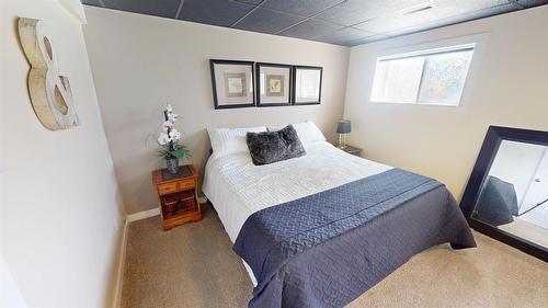 409 22Nd Avenue, Cranbrook, BC - Indoor Photo Showing Bedroom