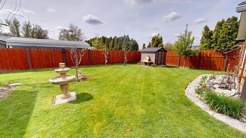 409 22Nd Avenue, Cranbrook, BC - Outdoor With Backyard