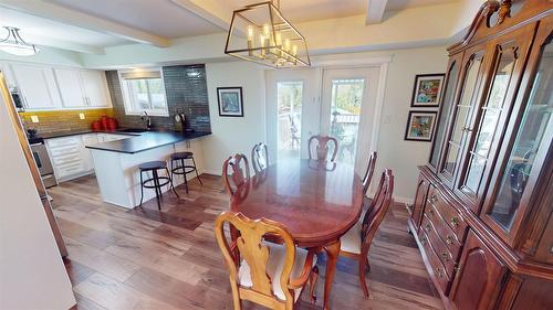 409 22Nd Avenue, Cranbrook, BC - Indoor Photo Showing Dining Room