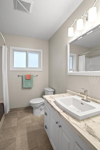 13515 3A Highway, Boswell, BC - Indoor Photo Showing Bathroom