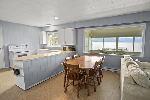 13515 3A Highway, Boswell, BC - Indoor Photo Showing Dining Room