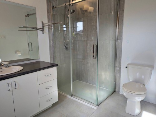 Salle de bains attenante à la CCP - 8 Rue De Barcelone, Gatineau (Aylmer), QC - Indoor Photo Showing Bathroom