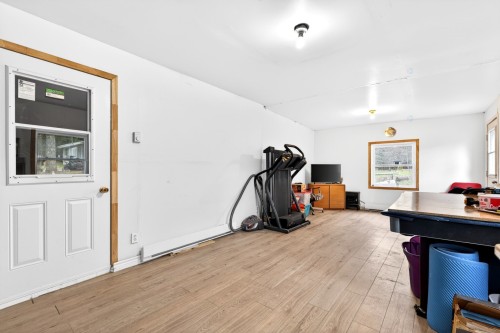 Salle familiale - 2102 Ch. De Way'S Mills, Barnston-Ouest, QC - Indoor