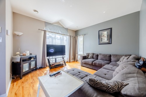 Salon - 55 Rue Picasso, La Prairie, QC - Indoor Photo Showing Living Room
