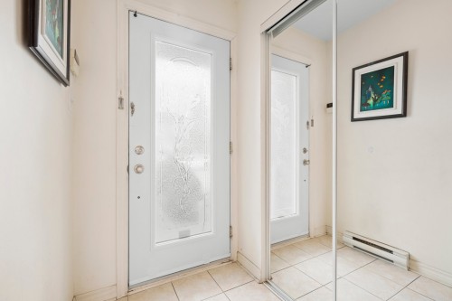 Hall d'entrée/Vestibule - 1020 Mtée Masson, Laval (Saint-Vincent-De-Paul), QC - Indoor Photo Showing Other Room