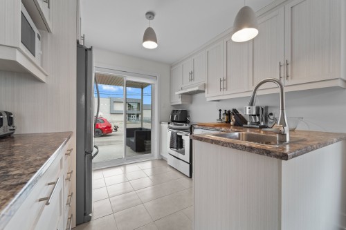 Cuisine - 18835 Rue Hubert-Aquin, Mirabel, QC - Indoor Photo Showing Kitchen