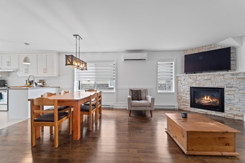 Salon - 18835 Rue Hubert-Aquin, Mirabel, QC - Indoor Photo Showing Living Room With Fireplace