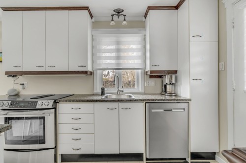 Cuisine - 8255 3E Avenue E., Québec (Charlesbourg), QC - Indoor Photo Showing Kitchen