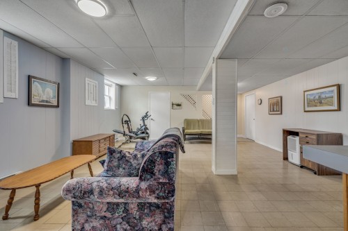 Salle familiale - 8255 3E Avenue E., Québec (Charlesbourg), QC - Indoor