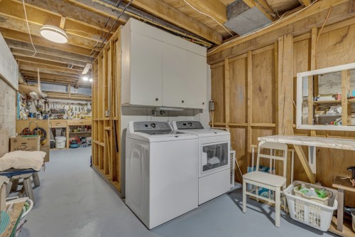 Rangement - 8255 3E Avenue E., Québec (Charlesbourg), QC - Indoor Photo Showing Laundry Room