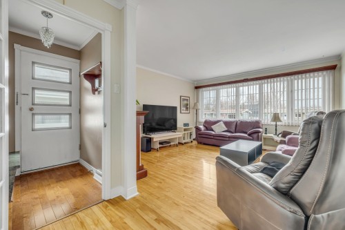 Hall d'entrée/Vestibule - 8255 3E Avenue E., Québec (Charlesbourg), QC - Indoor Photo Showing Living Room
