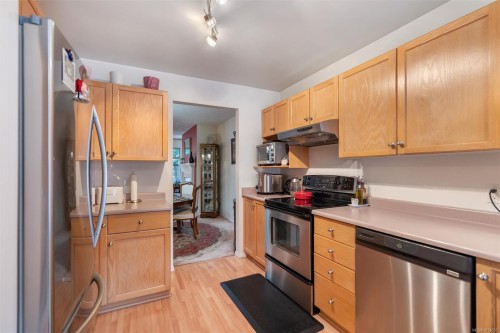 #8-909 Admirals Rd, Esquimalt, BC 