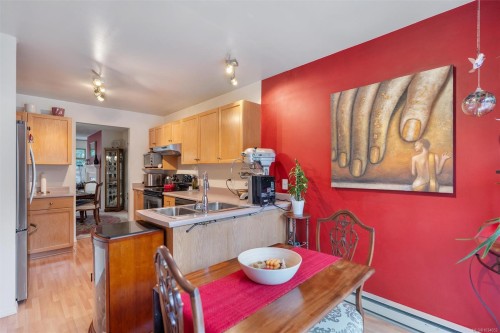 #8-909 Admirals Rd, Esquimalt, BC 